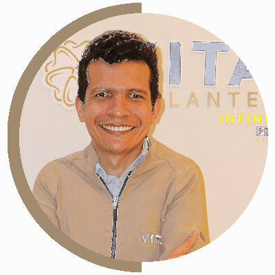 Dr. Eliodoro, Protesista da Clínica Vita Implantes em Goiânia